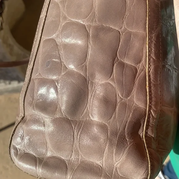 Brahmin Tan Alligator print Satchel Style handbag. - Picture 9 of 16